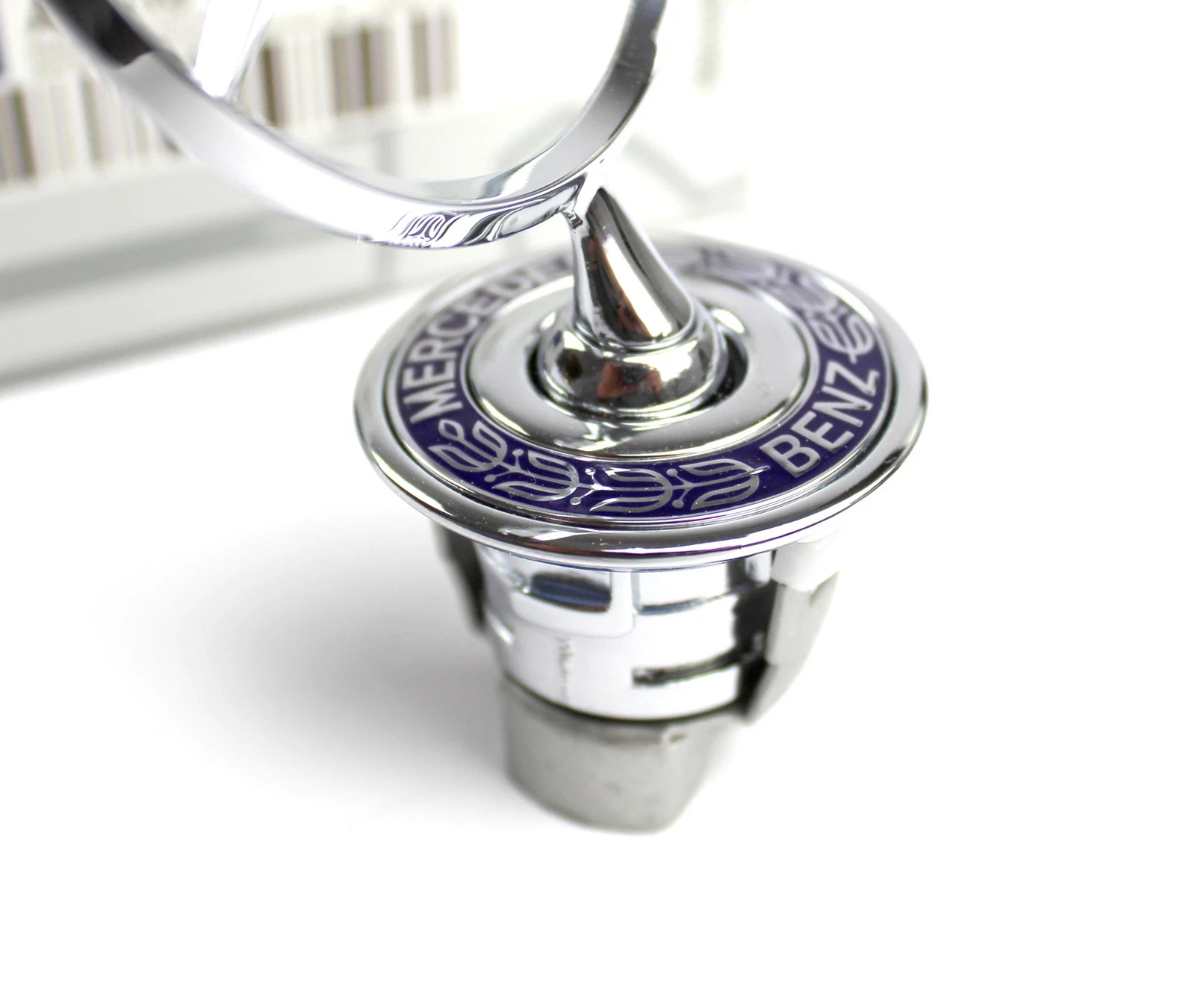 OEM MERCEDES BENZ HOOD STAR EMBLEM W210 W 124 C208 W220 W202 C E S CLK