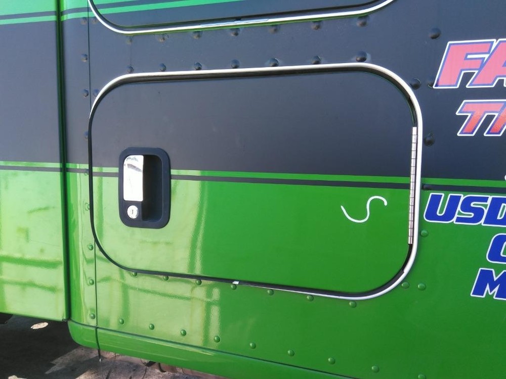 Replaces 2017 KENWORTH T680 COMPARTMENT DOOR ,  OR