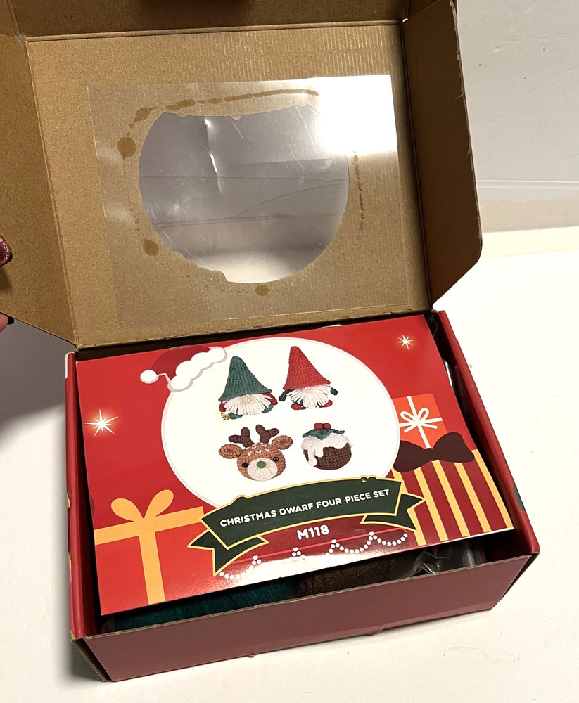 Crochet Set - complete kit-Beginner w/ instructions Christmas- NEW, opened box