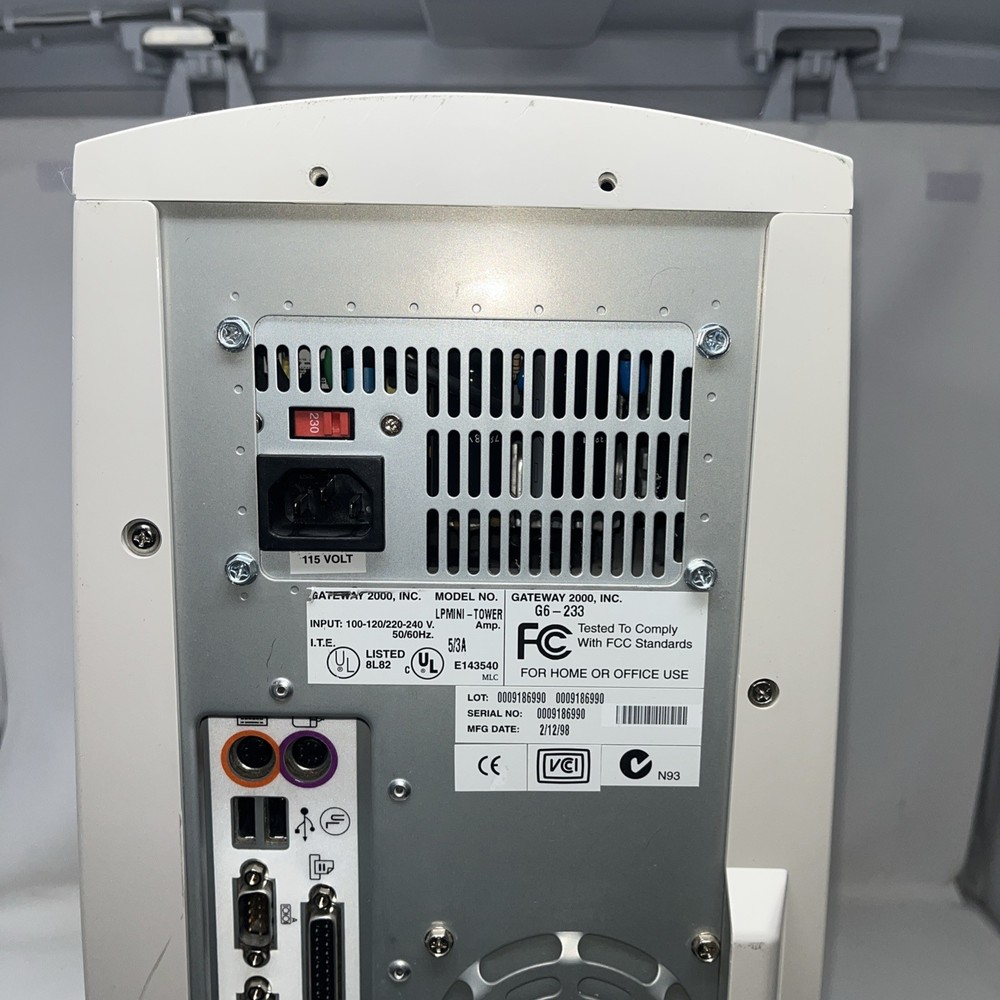 Gateway 2000 G6-233M Intel Pentium Desktop Powers on- read description