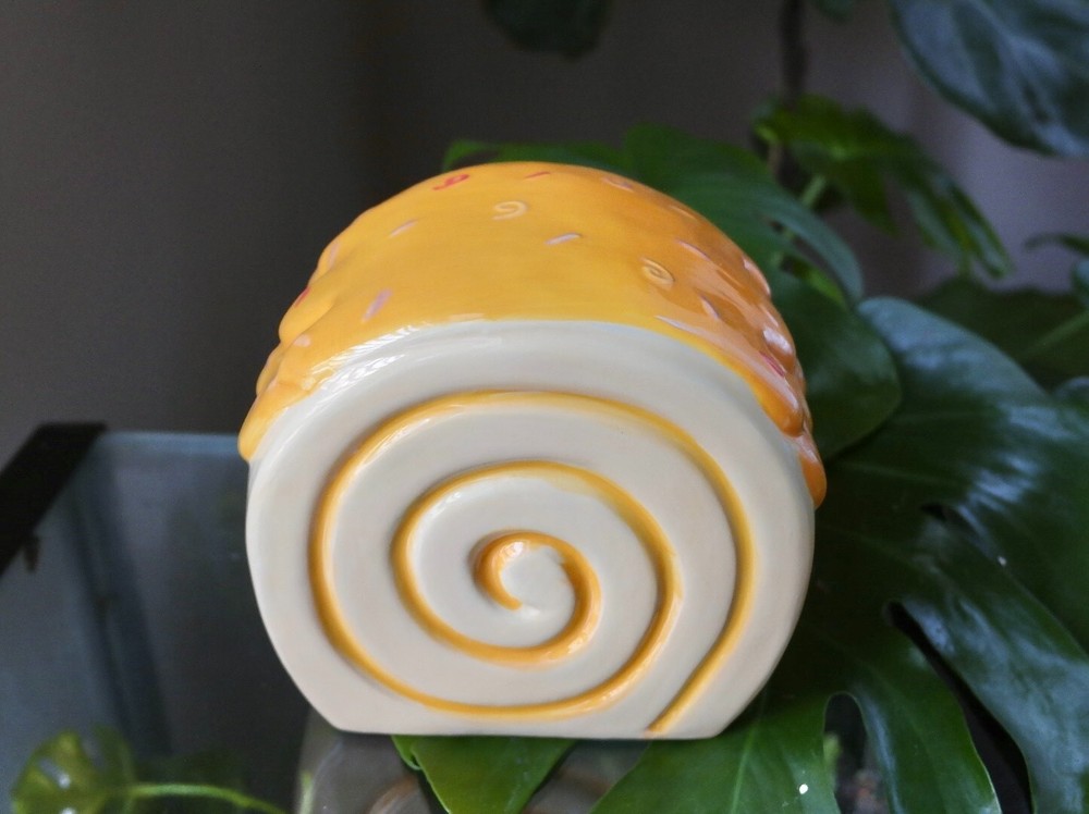 Cake Roll Hideouts