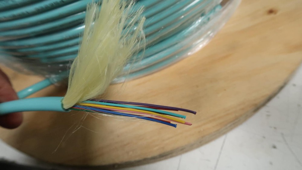 COMMSCOPE 371-COMOM3-TBD-12 12 FIBER MULTIMODE FIBER OPTIC CABLE OM3 (MULTI ROLL