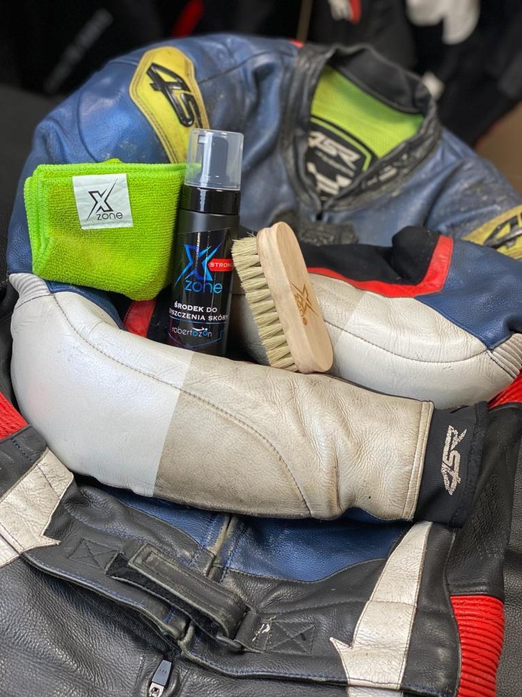 Xzone Motorcycle Leather Cleaner 150ml.