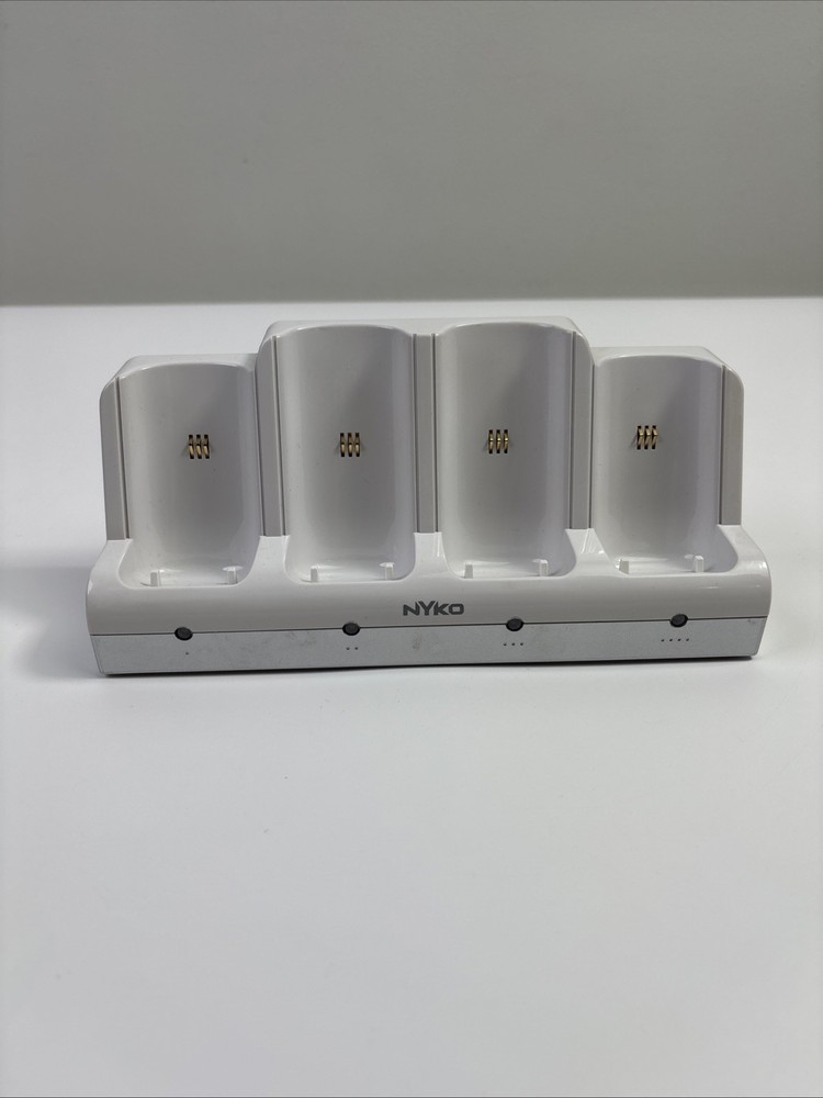 Wii Nyko Controller Charge Station Quad 87060-A50 White Dock 4 Controller