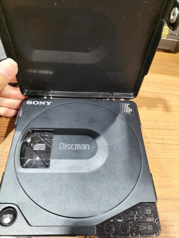 SONY D-150 CD player