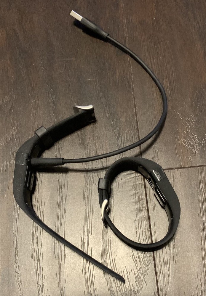 FITBIT 405 Black Activity Tracker Size Small X 2 Only 1 Charger