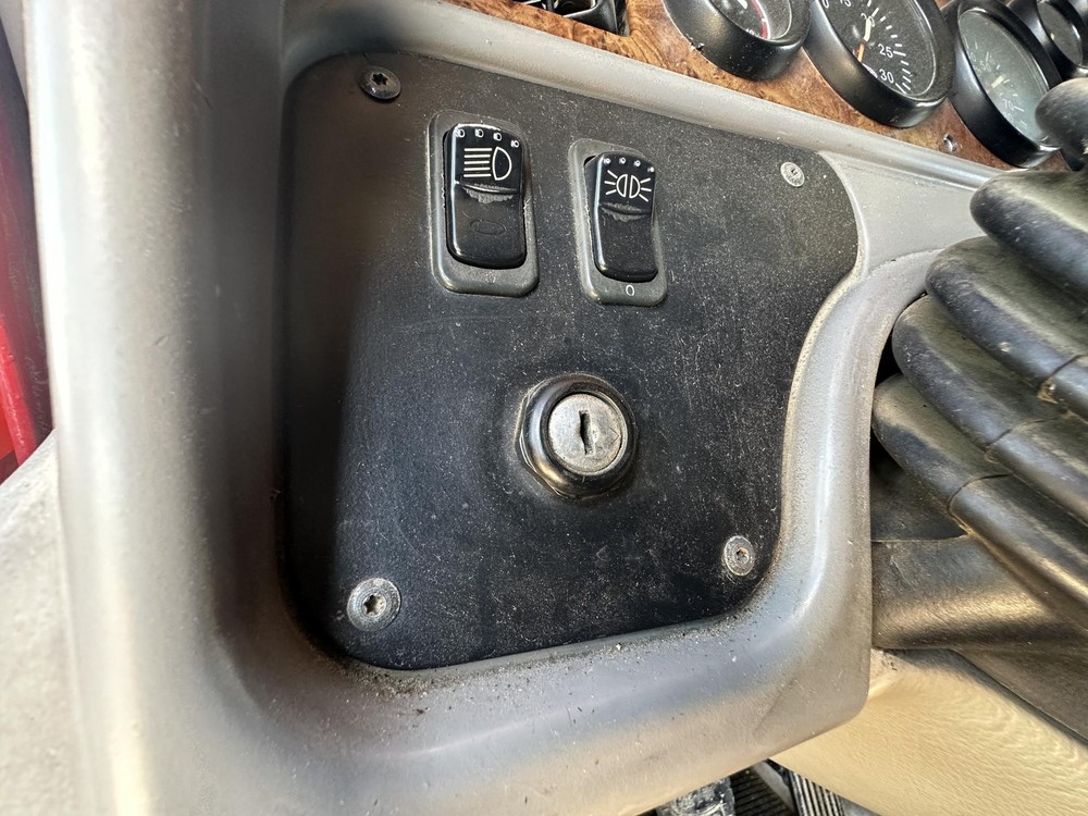 Peterbilt 387 IGNITION Dash Panel - Used