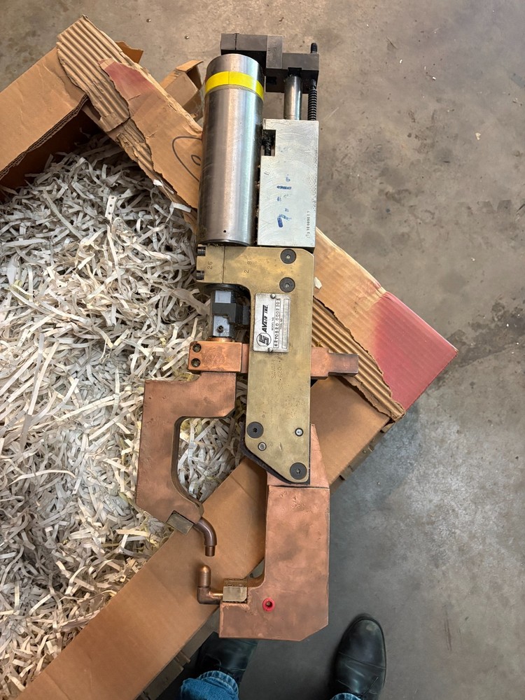 Savair Self-Equalizing Weld Gun, Factory Refurbished.