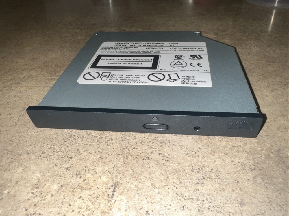 Fujitsu Siemens E-Series E6540 E6560 E6570 CD ROM UJDA170 CD Dvd Burner Drive