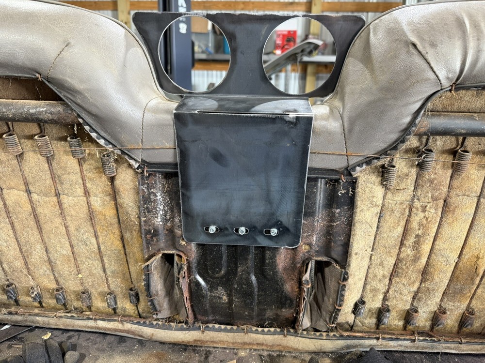 1989-1995 Isuzu Pickup Bench Seat Cupholder