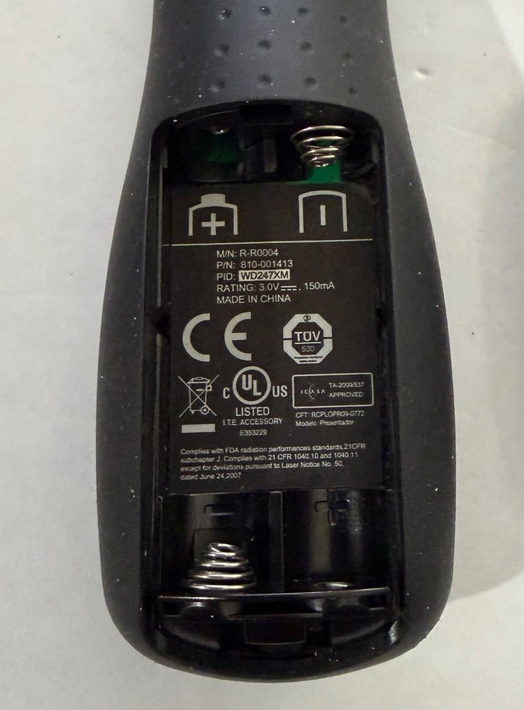 Logitech R400 Wireless Presenter Presentation Remote & Laser Pointer + Batteries