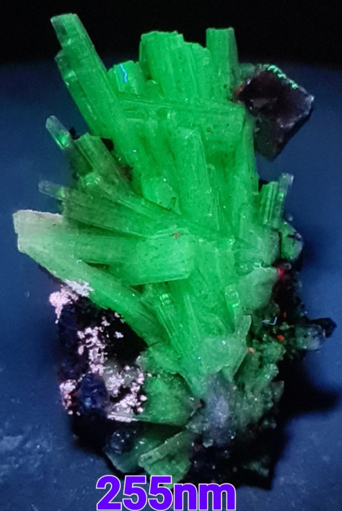 Elpidite, Calcite & Unknown from 🇨🇦