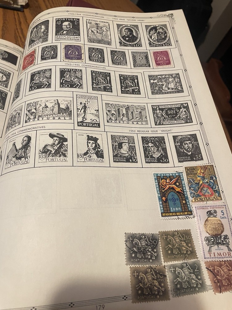 The Premier World Stamp Album 1922 -1 962 Grossman Germany Hitler 875+ Stamps