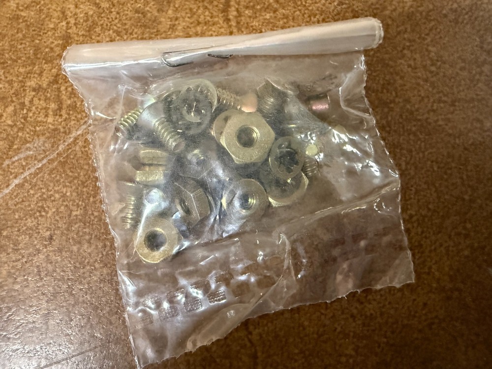 Switchcraft DS 323 Patch Panel Strip Kit