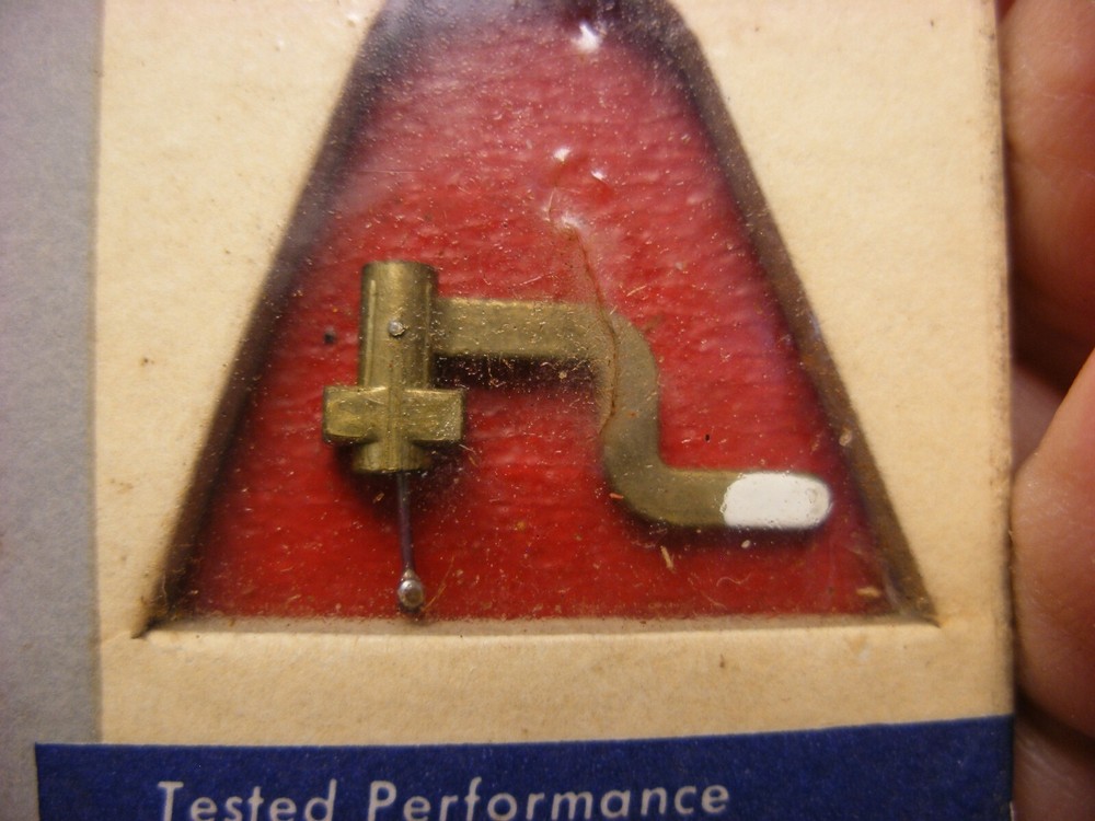 Phonograph Gramophone Needle Tin & Packets - Walco Replacement Needle #2035