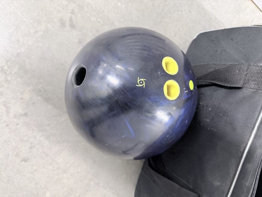 Ten-Pin Bowling Balls w/ Bag