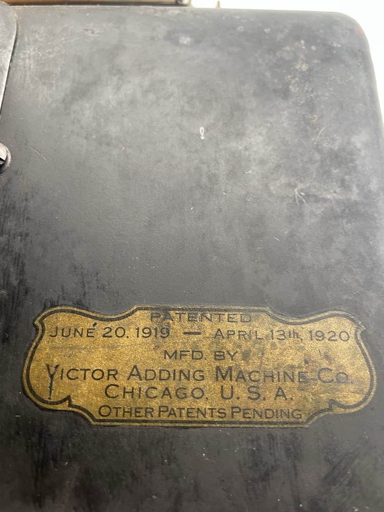 ANTIQUE VICTOR ADDING MACHINE MODEL W UNTESTED