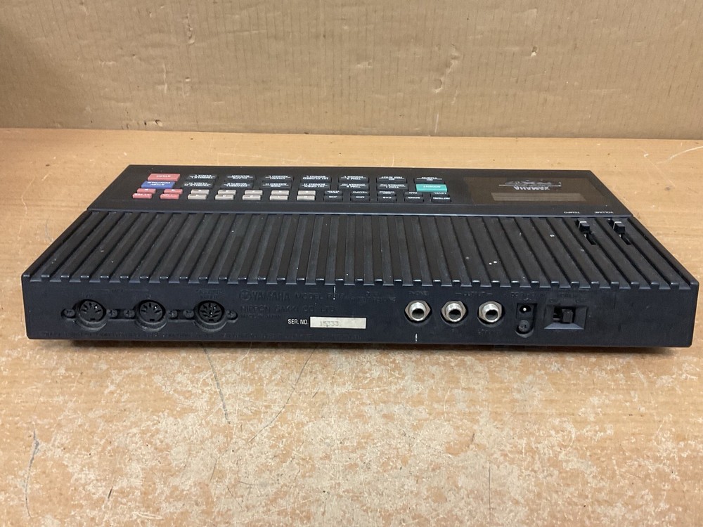 Yamaha RX17 Digital Drum Machine Rhythm Composer Sequencer