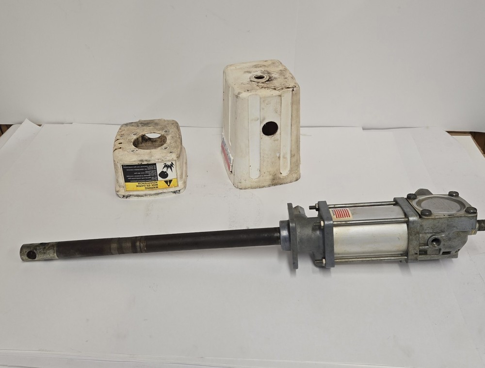 LINCOLN PNEUMATIC GREASE PUMP