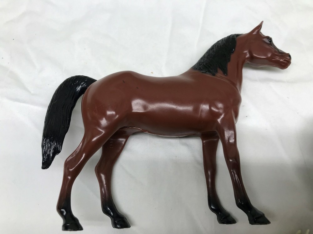 Hartland 5 Arabian Mares 5" all different very nice