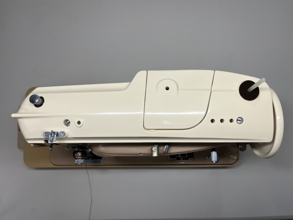 SINGER 403 A Sewing Machine