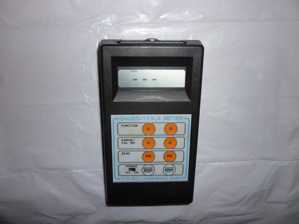 F.W. BELL MODEL 4048 GAUSS/TELSA METER