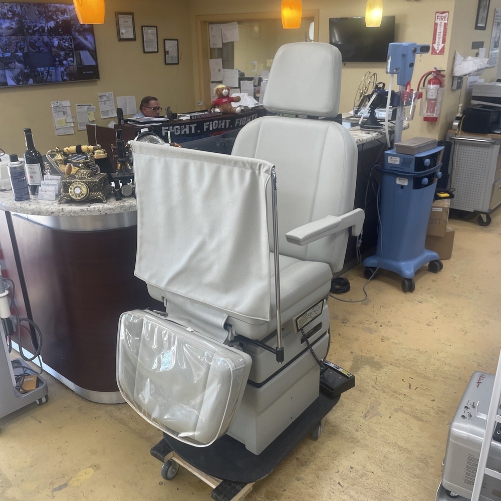 Midmark 414 Podiatry Table