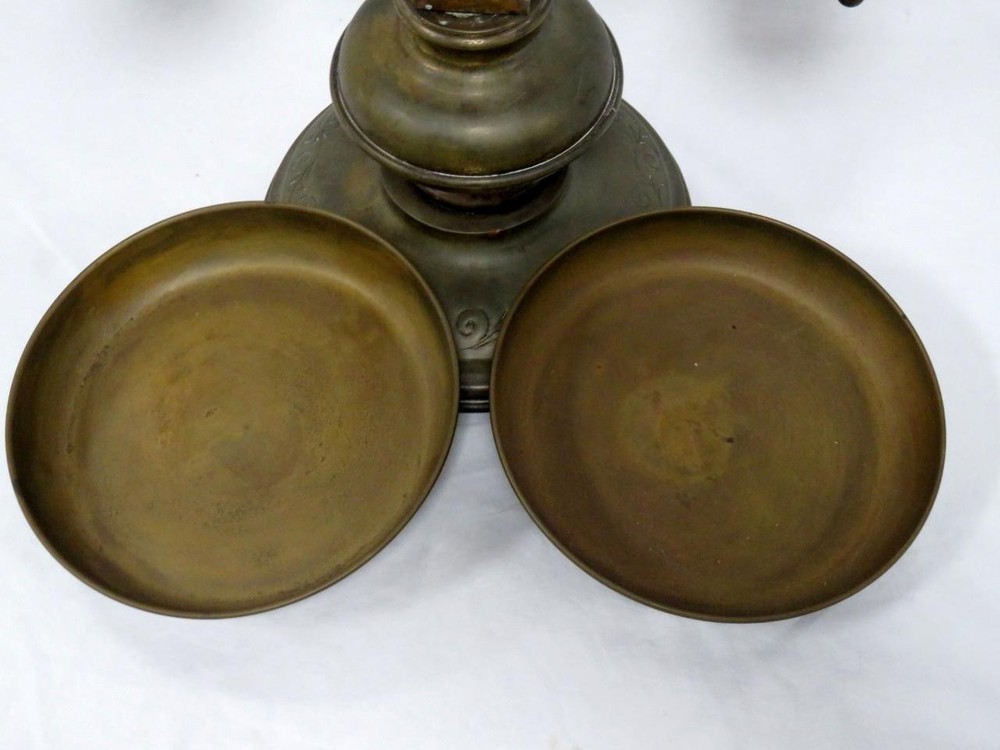 Antique Brass Motif Balance Scale