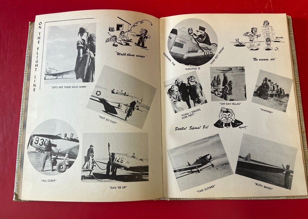 COLEMAN ARMY AIR FIELD PILOT FLYING SCHOOL CLASS BOOK 44-H