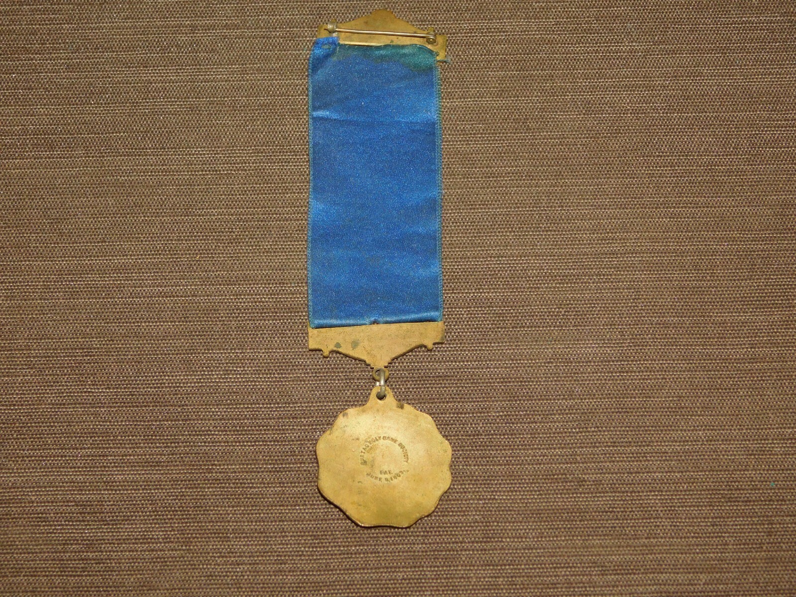 VINTAGE 1909 BUREAU HOLY NAME SOCIETY MEDAL