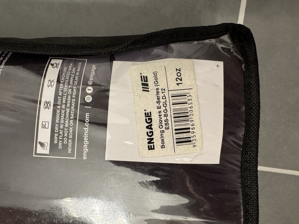Engage E400 12oz Boxing Gloves