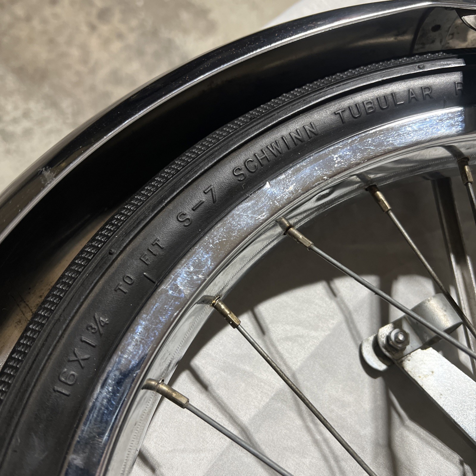 **** Vintage Red Schwinn Tires Rims Fenders NICE Stingray PIXIE 16” Wheels ****