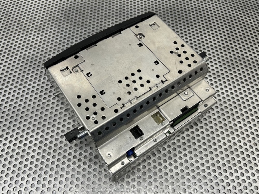 2007-2009 Mercedes S550 S450 Head Unit Command Amplifier CD Becker