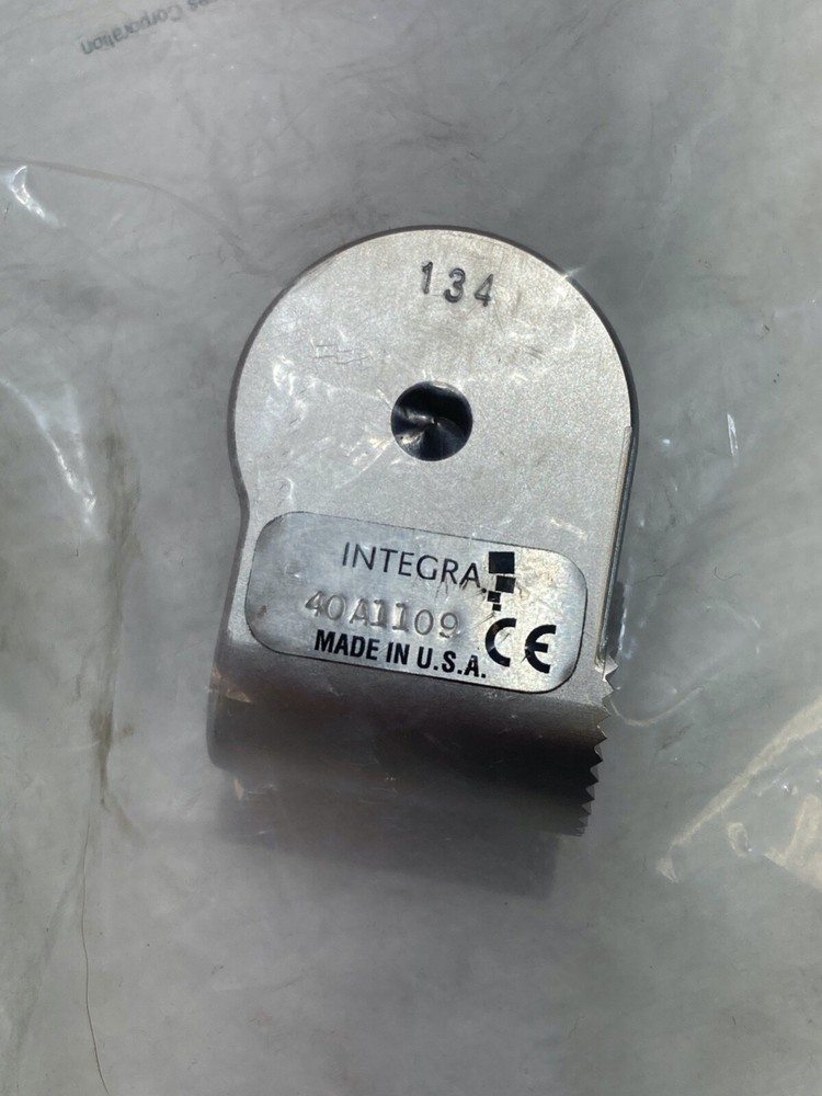 Integra Mayfield A1109 Horseshoe Conversion Adapter w/o Knobs Neuro Orthopedics