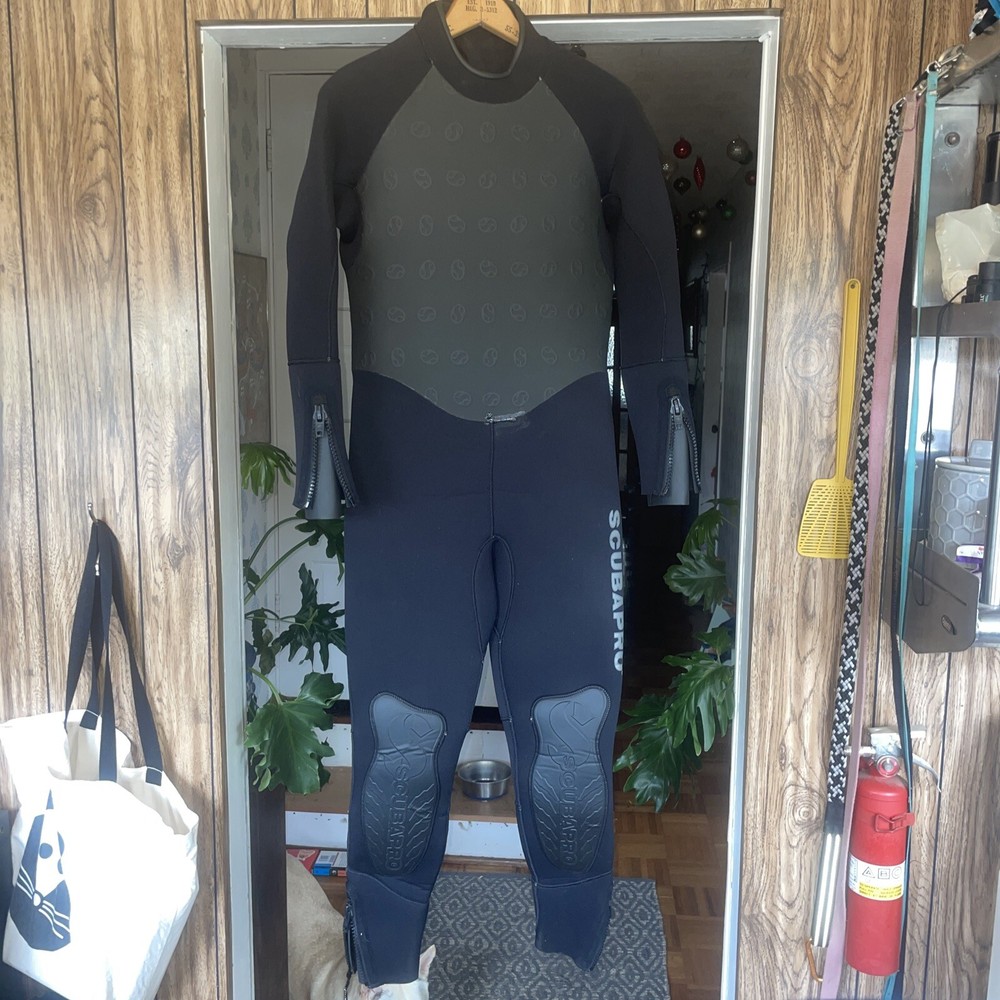 Scubapro Full Length Dive Wetsuit 5/4 Medium
