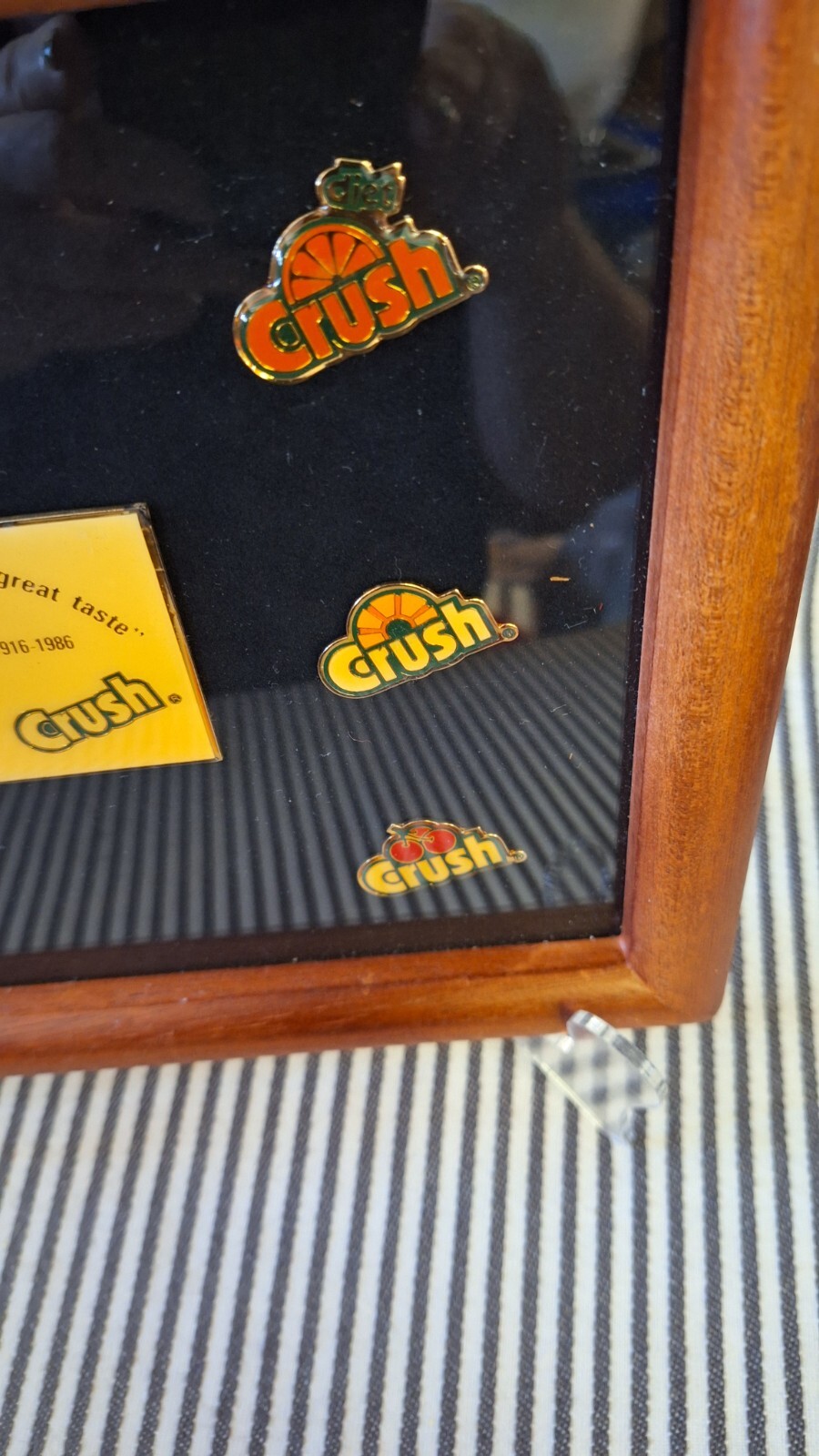 NIB VTG FRAMED ORANGE CRUSH 7 LAPEL PIN SET 1916-1986 70 YEARS SOFT DRINKS SODAS