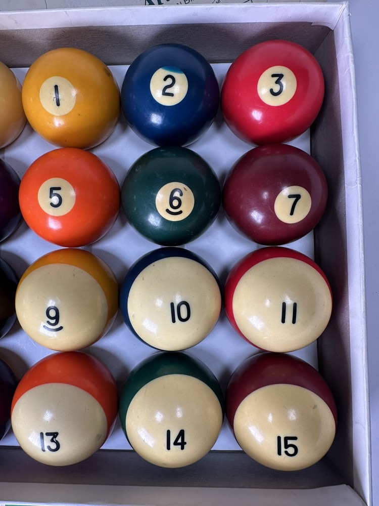 Pool Ball Set -Belgian Aramith Standard -vintage