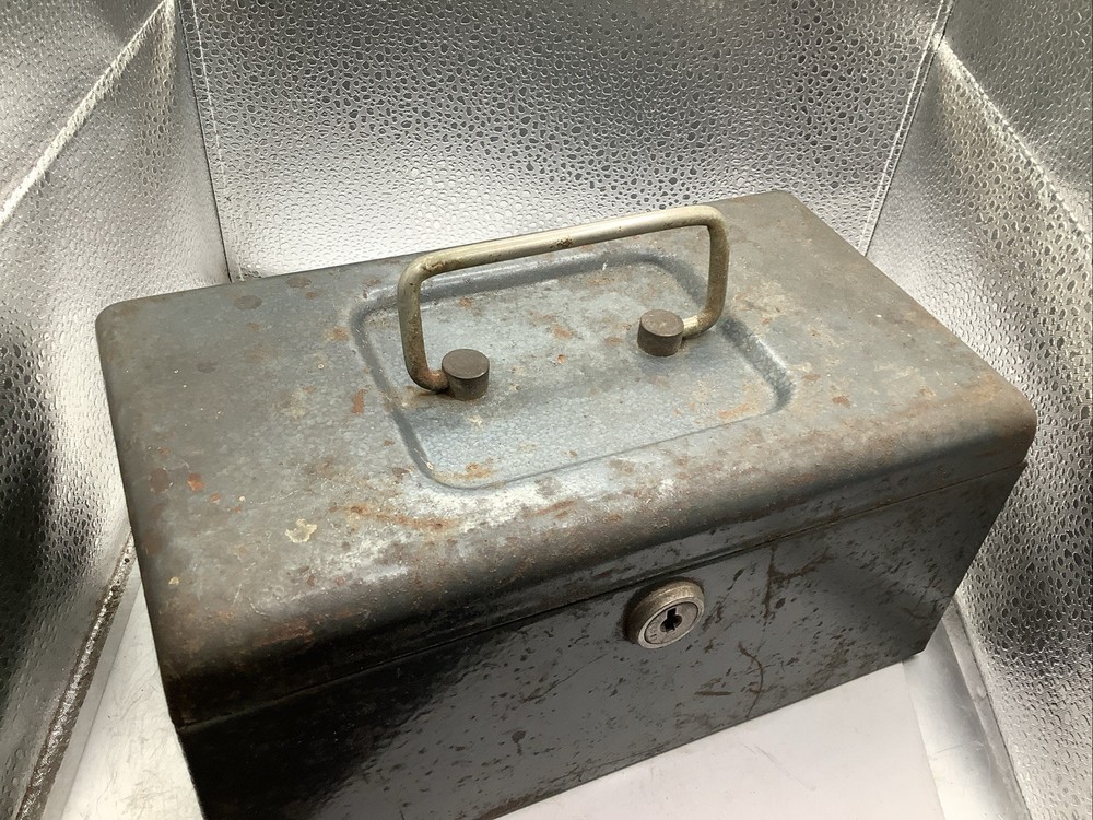 Vintage CRAFTSMAN 1950’s Small Metal Locking Tool Box
