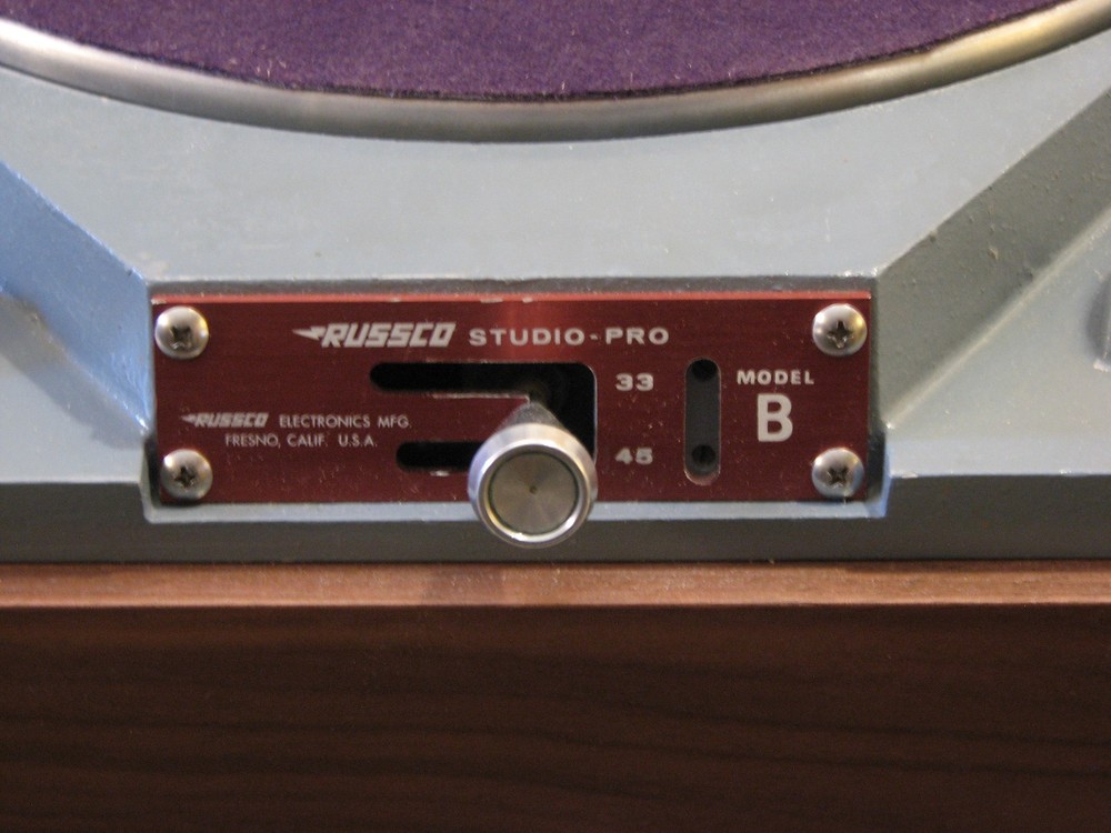 Russco Studio Pro Model B turntable