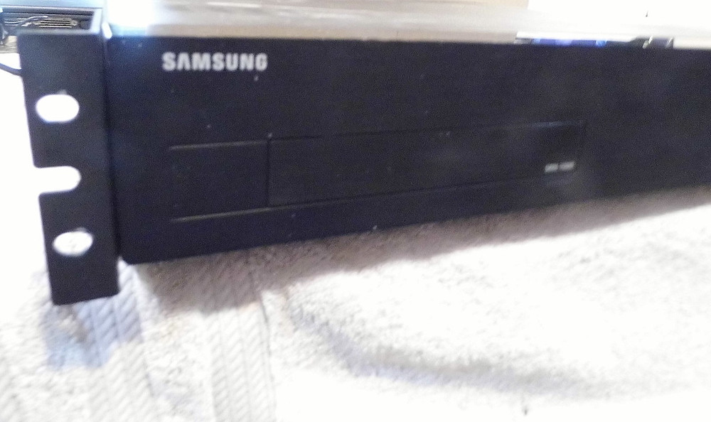 SAMSUNG SRN-1000 Network Video Recorder Working Pull With Hard Drive