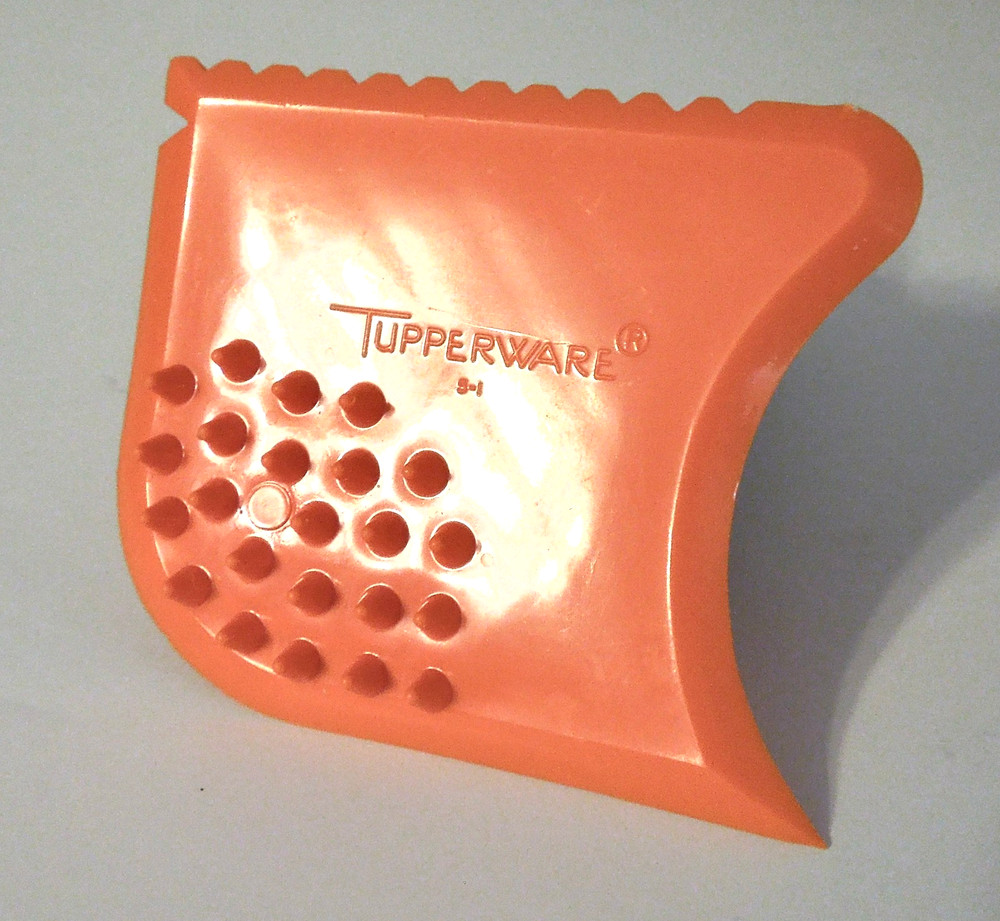 Tupperware VTG. SCRAPE EM ALL GADGET Orange scubber multipurpose scraper kitchen