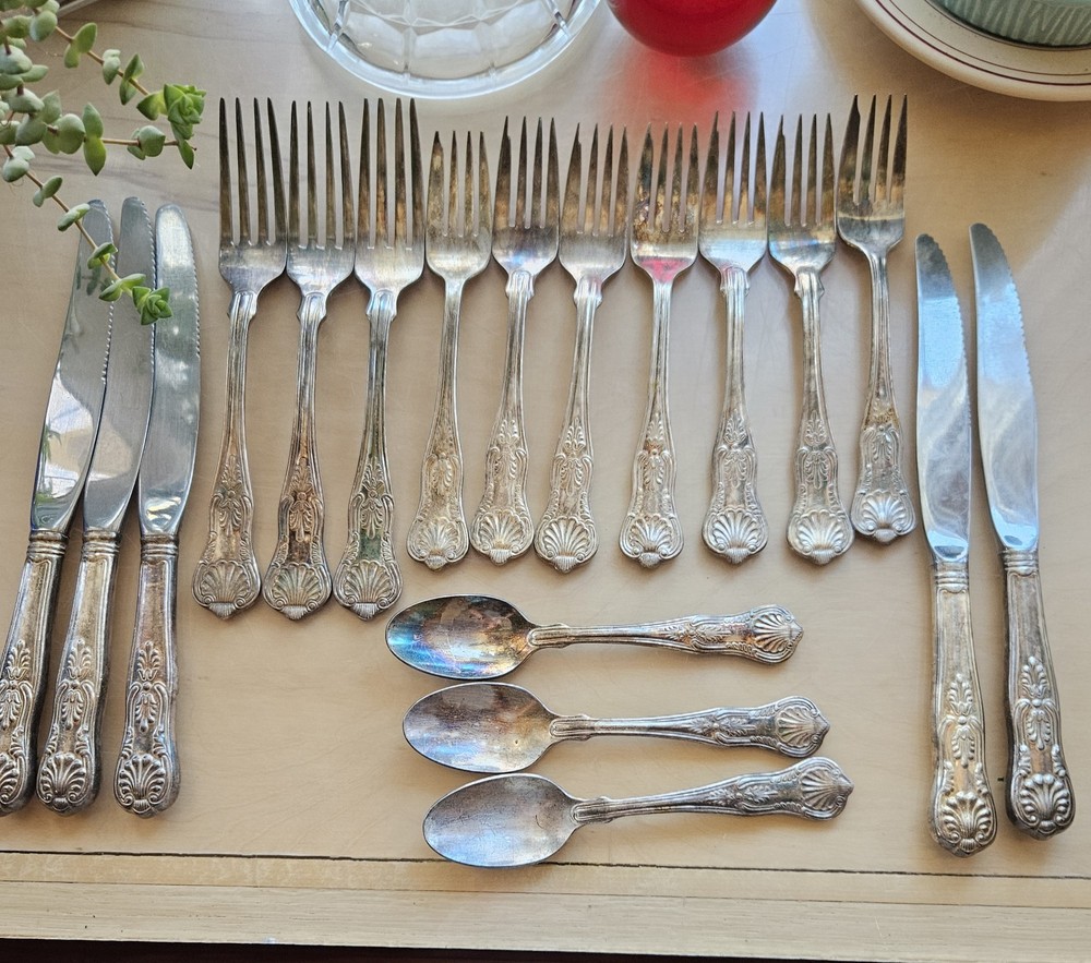 International Silver Co. Kings Pattern Silver Plated 18 Piece