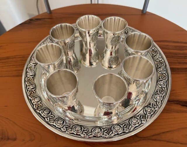 Antique  Silver Plated  round tray with 8 mini cups 61651