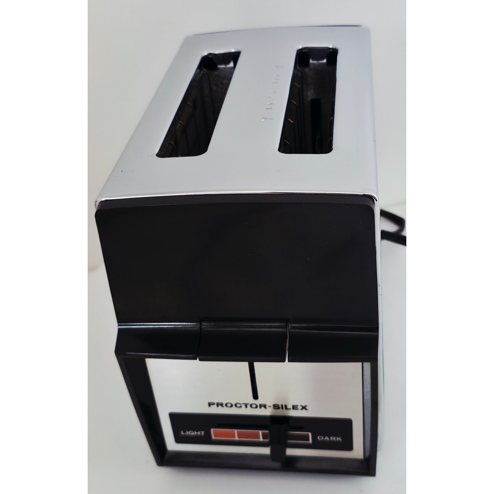 VINTAGE *PRISTINE*1980's Proctor Silex 2-Slice Toaster Chrome/Black USA