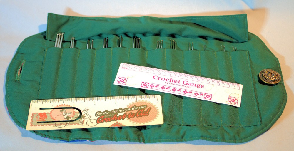 Crochet Hook Roll 12 Pockets + Flap Over + Button Closure 27 Crochet Hooks D-3