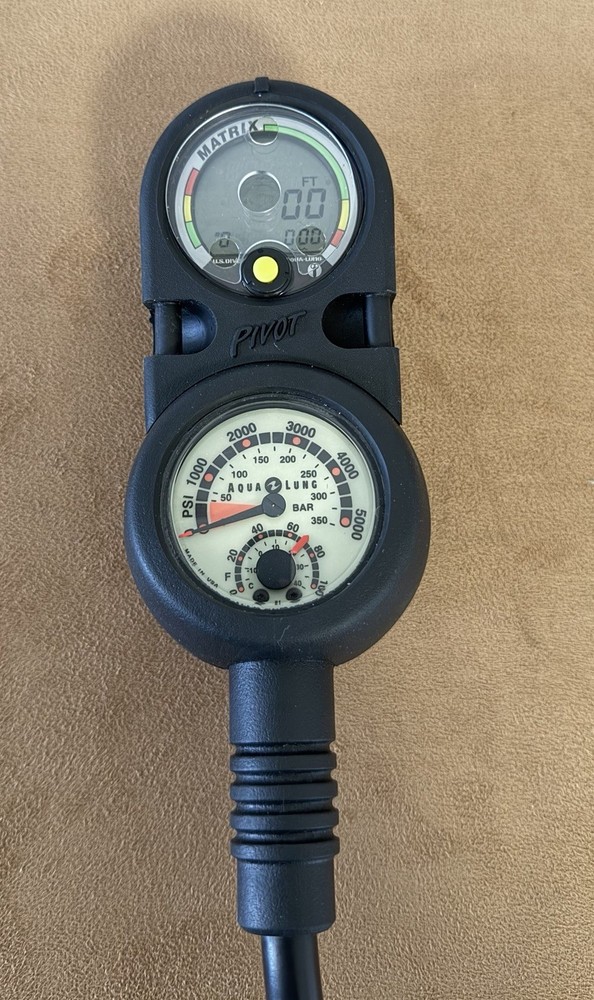 Aqua-Lung Pivot Console With Matrix Master Dive Computer And Pressure Gauge