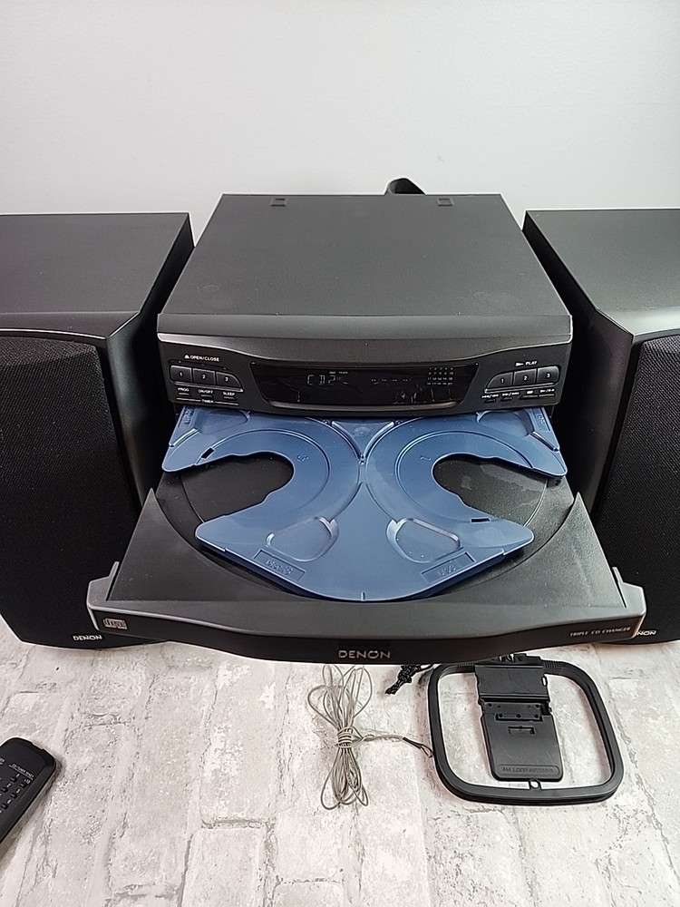 Denon D-1000 Personal Component Compact HiFi System 3 Disc CD Cassette *READ*