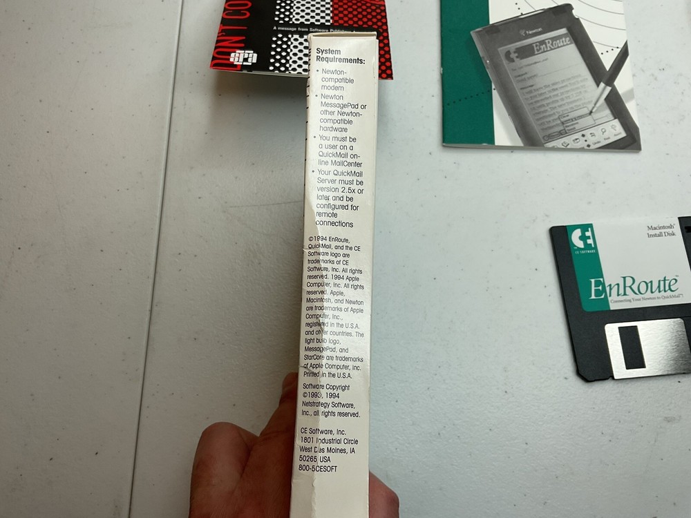 EnRoute Connecting Your Apple Newton To QuickMail Software