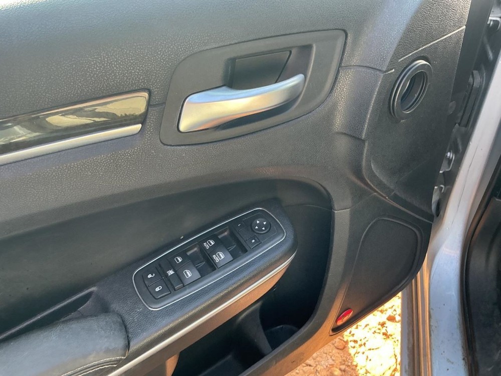 300 2013 Glove Box 5018752