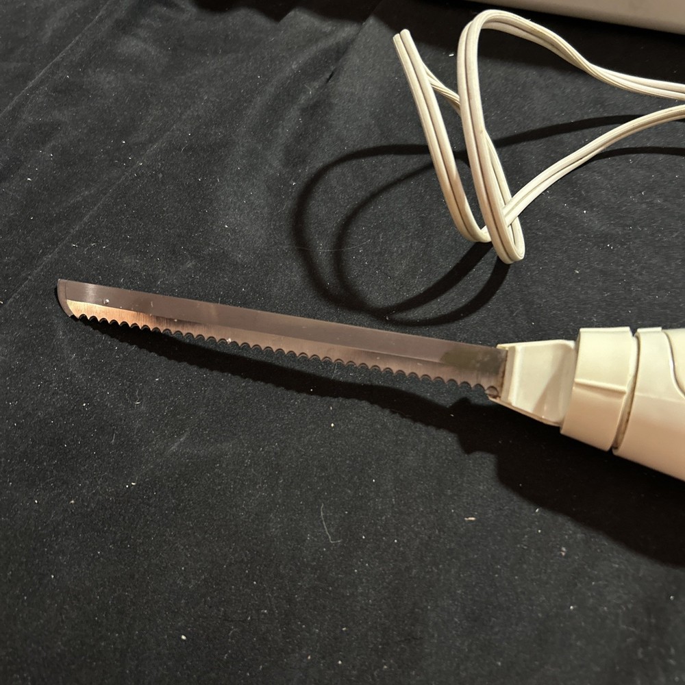 Hamilton Beach Swivel, Carving Knife EUC Storage Case Works!